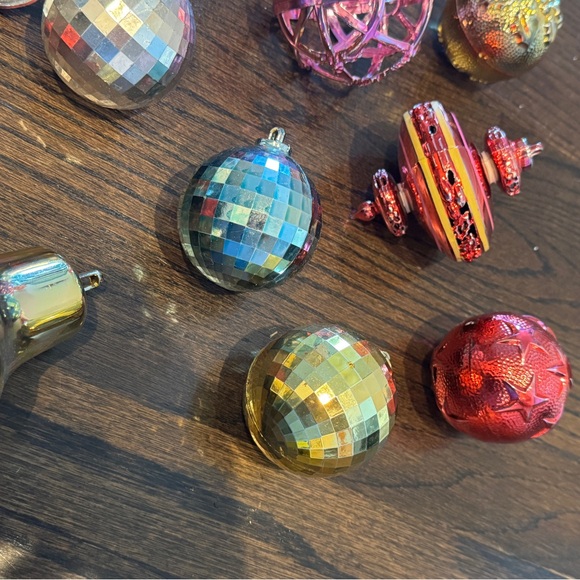 Bradford 1950s Vintage Christmas Unbreakable Holiday Ornament Set - Multicolor - Picture 4 of 5